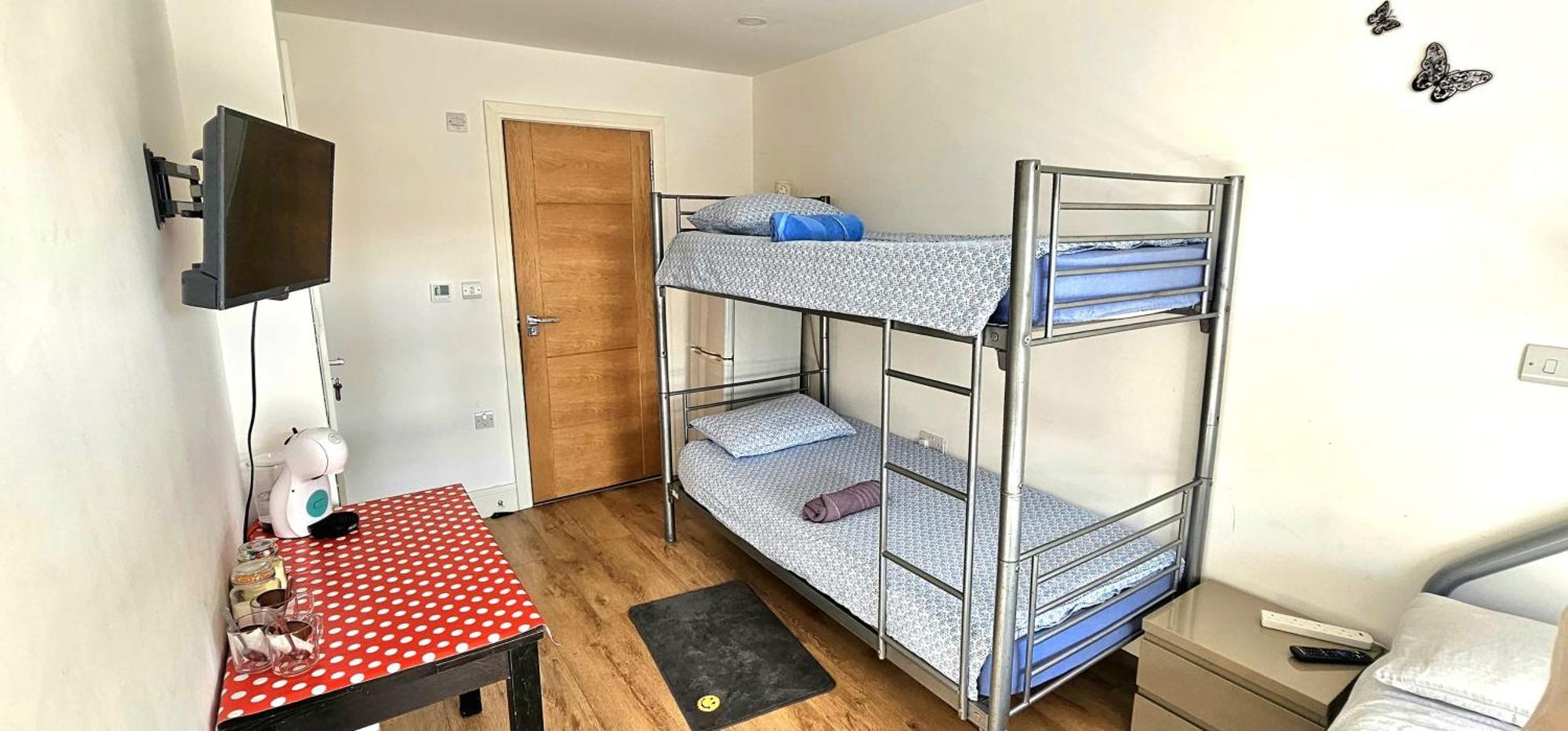Alpha Accommodations Лондон Экстерьер фото